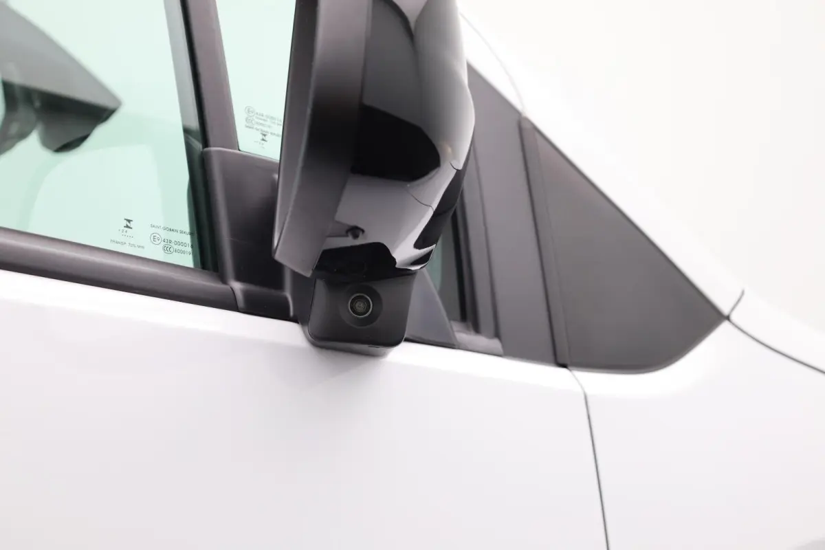 1.5 BlueHDi 130 EAT8 S&S L1 All season banden | Trekhaak | Dodehoekbewaking | Suroundview | Achteruitrijcamera | Airco | Apple Carplay/Android Auto|telefoonintegratie premium