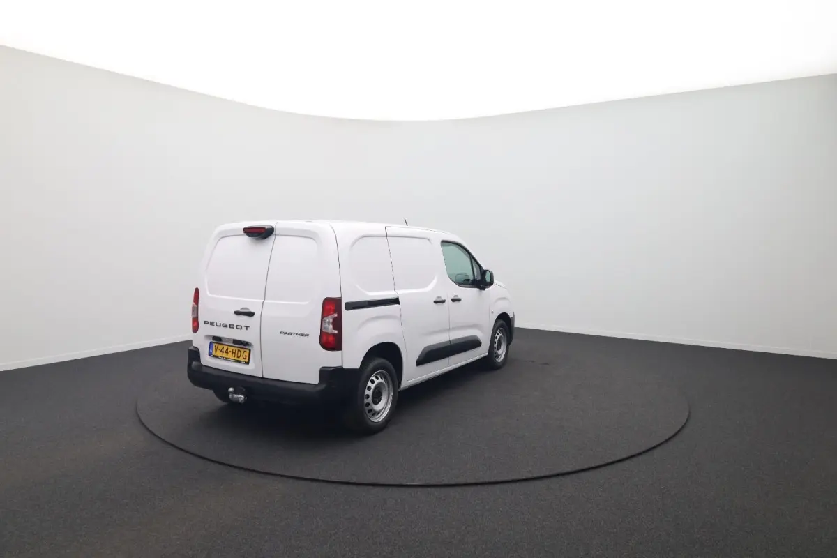 1.5 BlueHDi 130 EAT8 S&S L1 All season banden | Trekhaak | Dodehoekbewaking | Suroundview | Achteruitrijcamera | Airco | Apple Carplay/Android Auto|telefoonintegratie premium