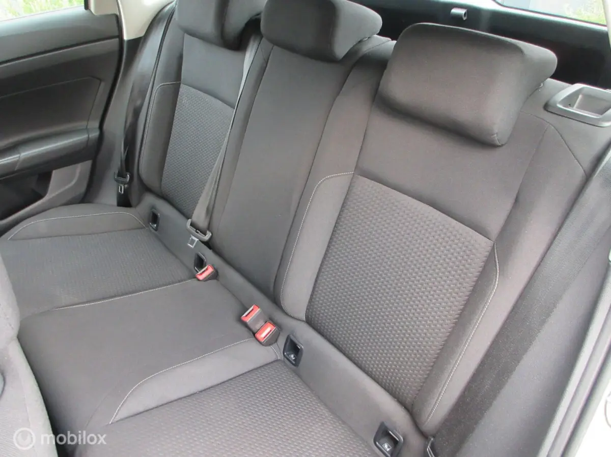 1.0 TSI Comfortline 5drs 130dkm Airco Cruise Carplay