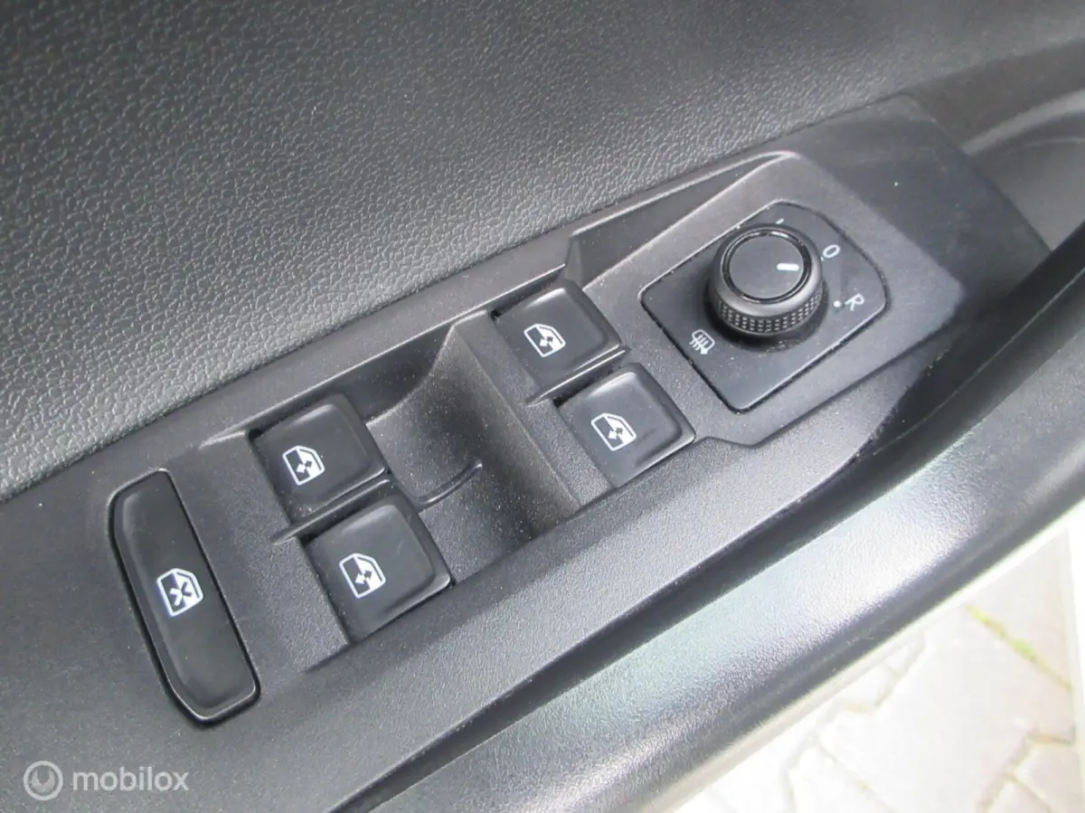 1.0 TSI Comfortline 5drs 130dkm Airco Cruise Carplay
