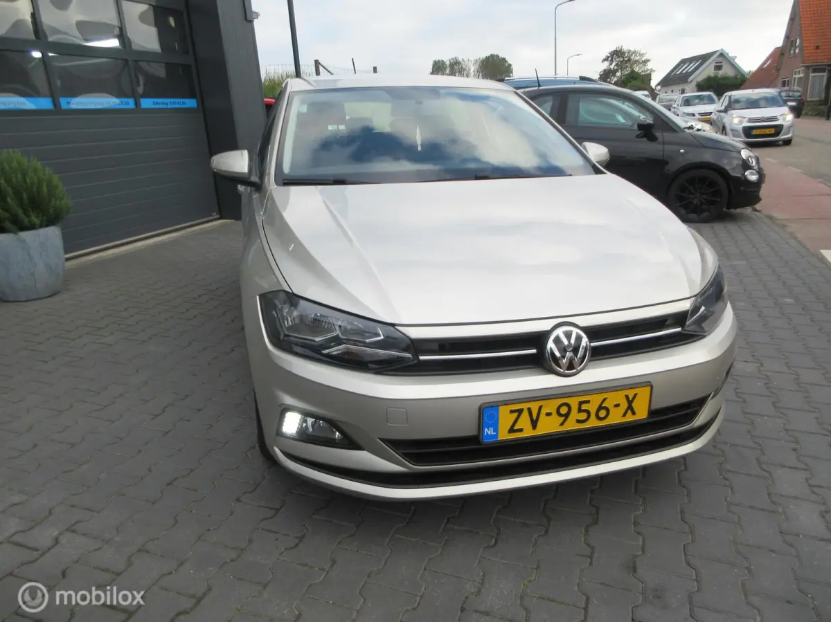 1.0 TSI Comfortline 5drs 130dkm Airco Cruise Carplay