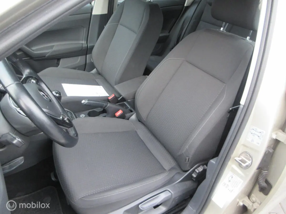 1.0 TSI Comfortline 5drs 130dkm Airco Cruise Carplay