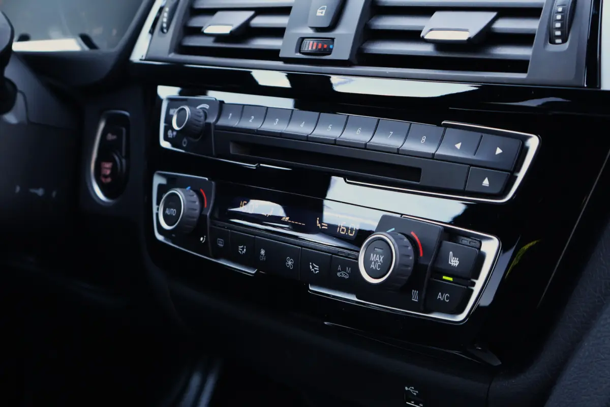 418i M-Sport LCI High Executive Automaat | 19 Inch | Digital Cockpit | Stoelverwarming | Leer | HiFi Audio | DAB | Keyless | M-Pakket