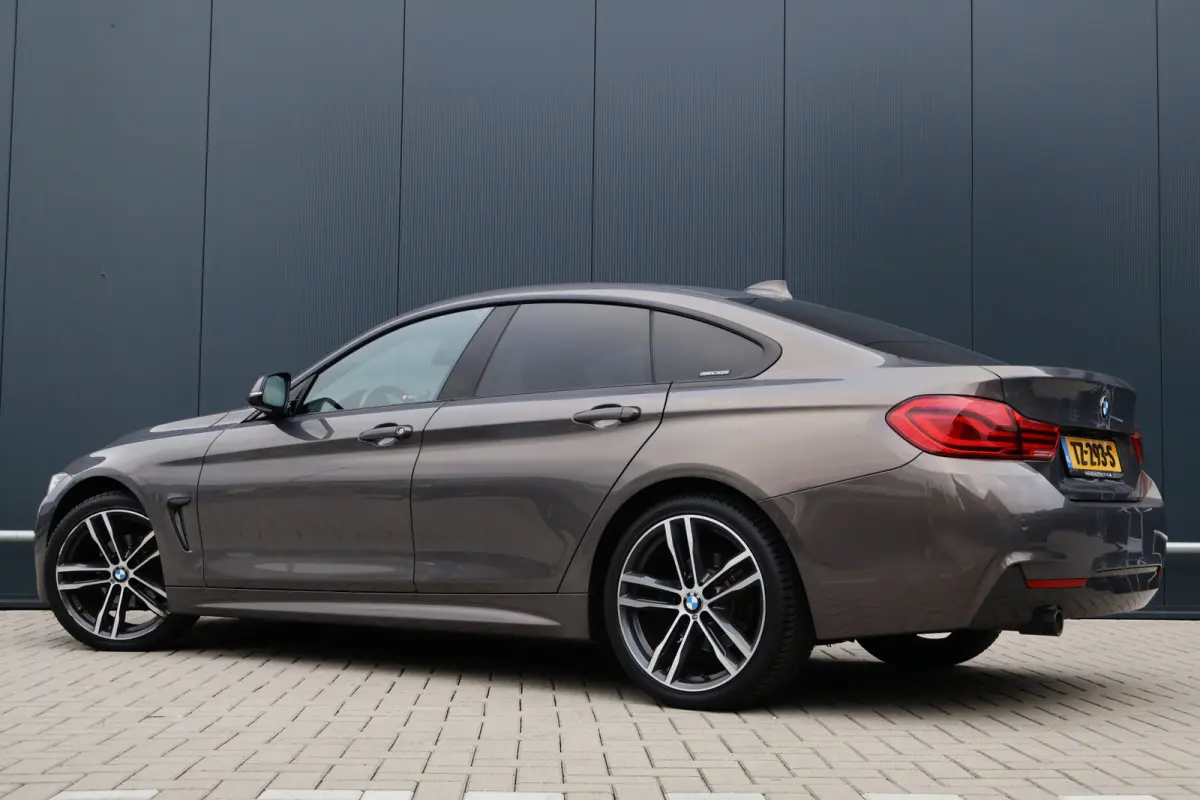 418i M-Sport LCI High Executive Automaat | 19 Inch | Digital Cockpit | Stoelverwarming | Leer | HiFi Audio | DAB | Keyless | M-Pakket