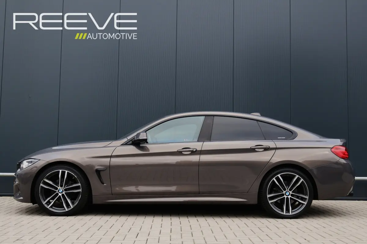 418i M-Sport LCI High Executive Automaat | 19 Inch | Digital Cockpit | Stoelverwarming | Leer | HiFi Audio | DAB | Keyless | M-Pakket