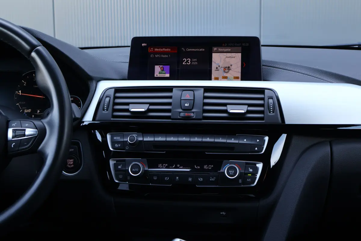 418i M-Sport LCI High Executive Automaat | 19 Inch | Digital Cockpit | Stoelverwarming | Leer | HiFi Audio | DAB | Keyless | M-Pakket