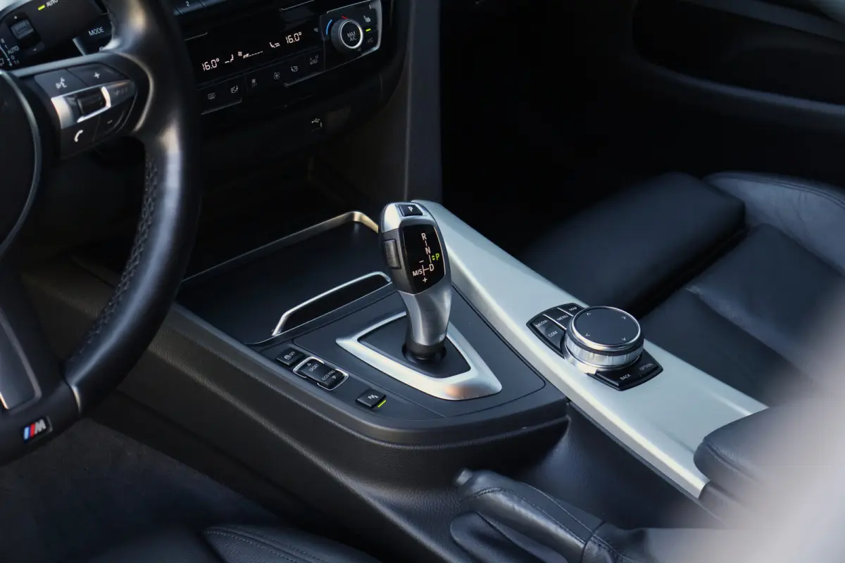 418i M-Sport LCI High Executive Automaat | 19 Inch | Digital Cockpit | Stoelverwarming | Leer | HiFi Audio | DAB | Keyless | M-Pakket