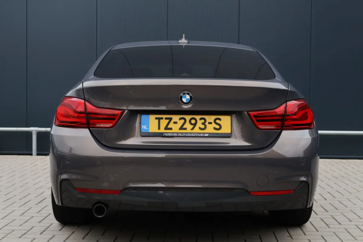 418i M-Sport LCI High Executive Automaat | 19 Inch | Digital Cockpit | Stoelverwarming | Leer | HiFi Audio | DAB | Keyless | M-Pakket