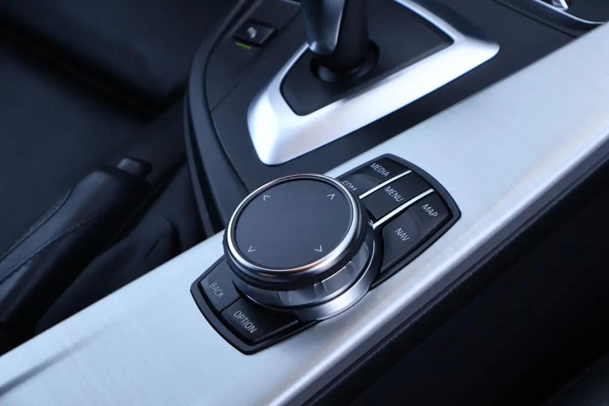 418i M-Sport LCI High Executive Automaat | 19 Inch | Digital Cockpit | Stoelverwarming | Leer | HiFi Audio | DAB | Keyless | M-Pakket