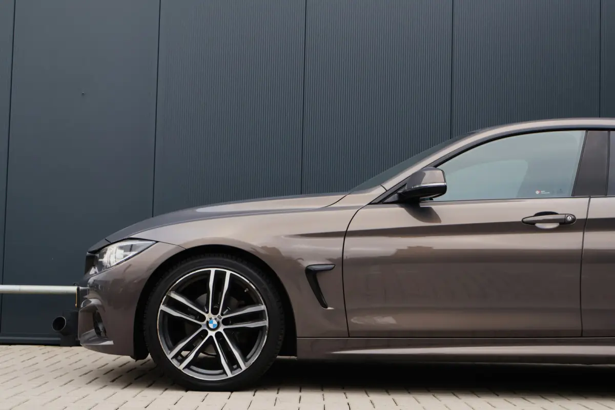 418i M-Sport LCI High Executive Automaat | 19 Inch | Digital Cockpit | Stoelverwarming | Leer | HiFi Audio | DAB | Keyless | M-Pakket