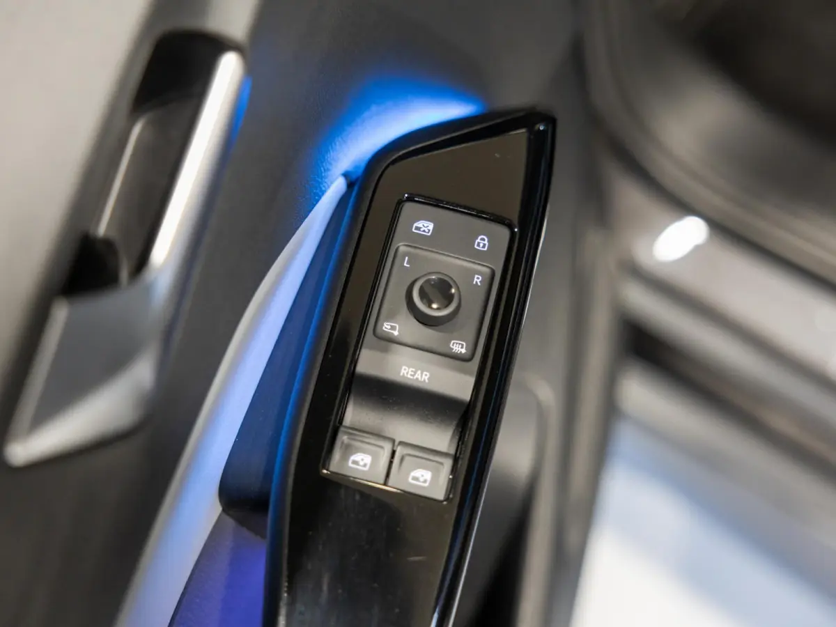 First Max 58 kWh SOH 89% / 204pk / Panorama dak / Head-Up display / Stoel en stuur verwarming /