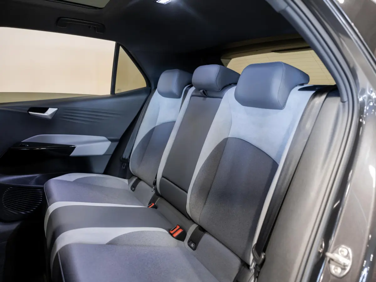 First Max 58 kWh SOH 89% / 204pk / Panorama dak / Head-Up display / Stoel en stuur verwarming /