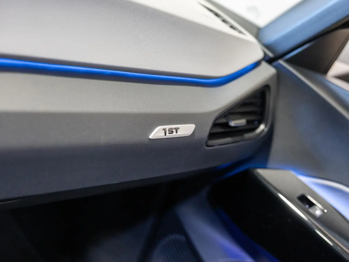 First Max 58 kWh SOH 89% / 204pk / Panorama dak / Head-Up display / Stoel en stuur verwarming /