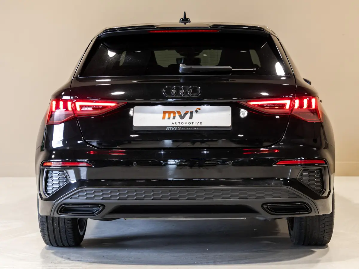 30 TFSI S-Line edition / 110pk / NAP / Afgevlakt stuurwiel /
