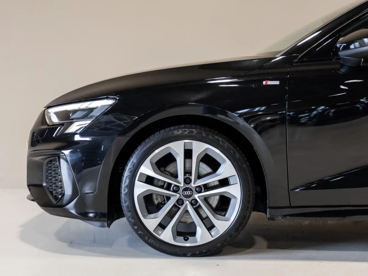 30 TFSI S-Line edition / 110pk / NAP / Afgevlakt stuurwiel /