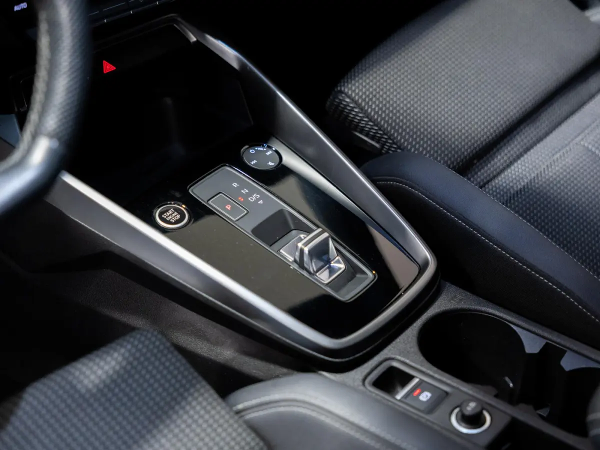30 TFSI S-Line edition / 110pk / NAP / Afgevlakt stuurwiel /