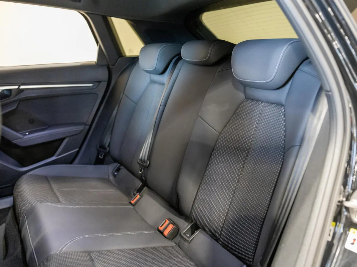30 TFSI S-Line edition / 110pk / NAP / Afgevlakt stuurwiel /