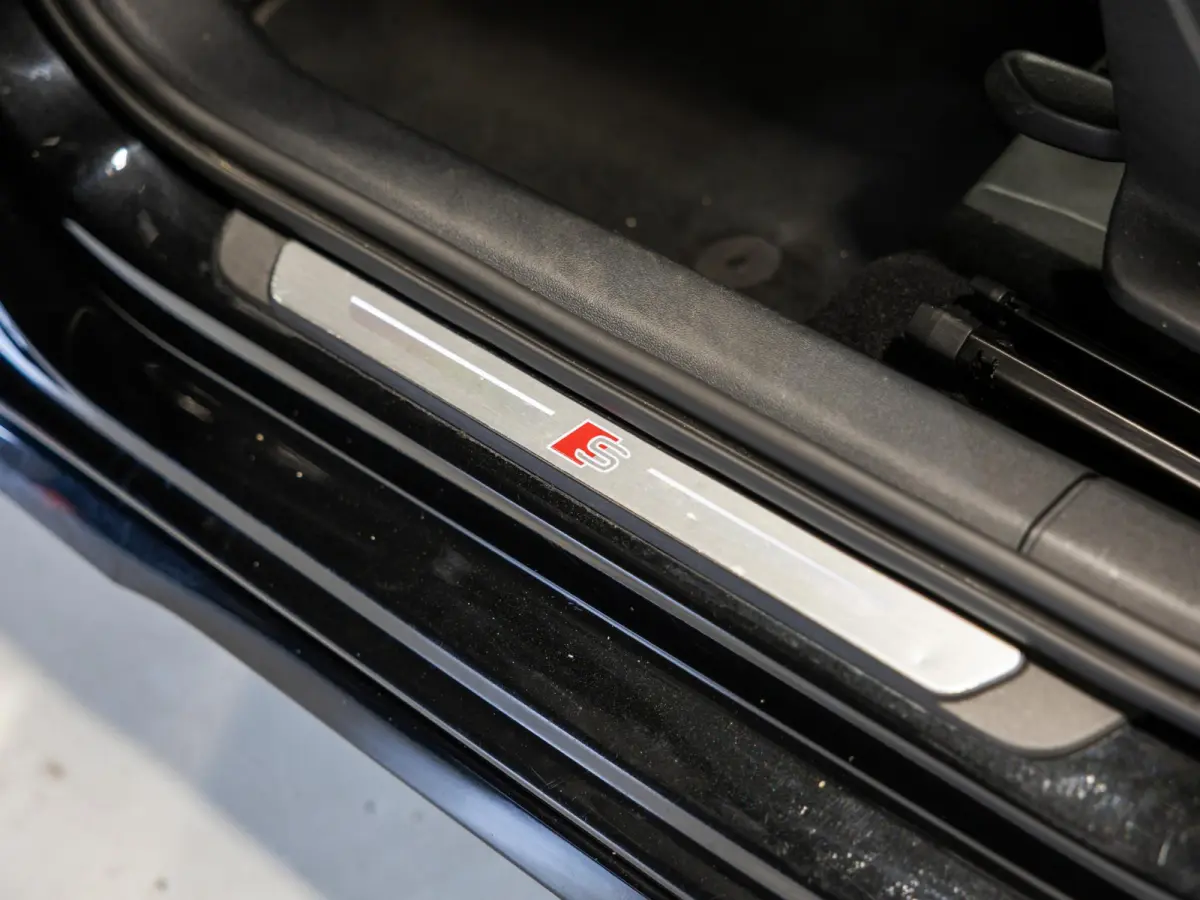 30 TFSI S-Line edition / 110pk / NAP / Afgevlakt stuurwiel /