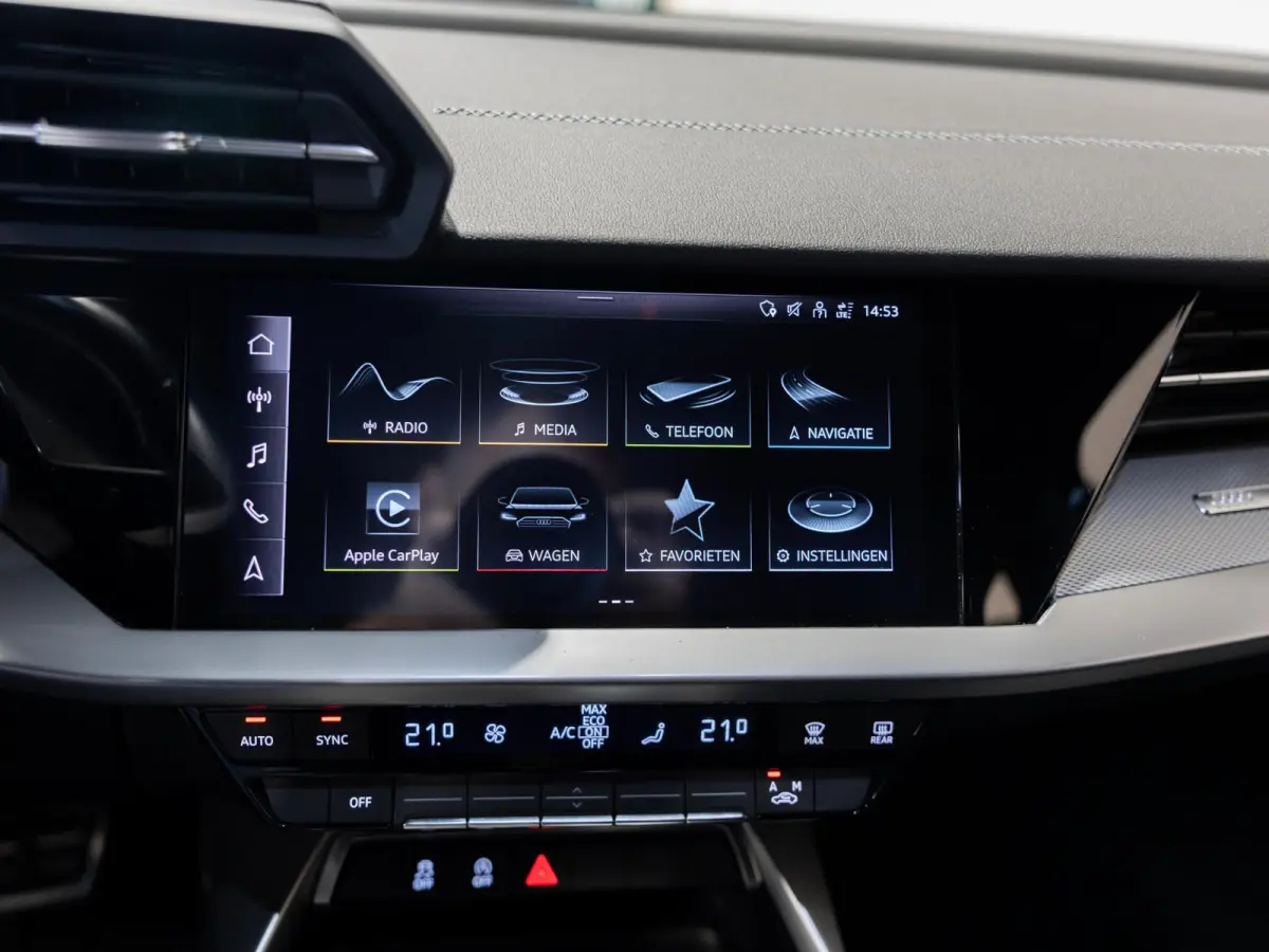 30 TFSI S-Line edition / 110pk / NAP / Afgevlakt stuurwiel /