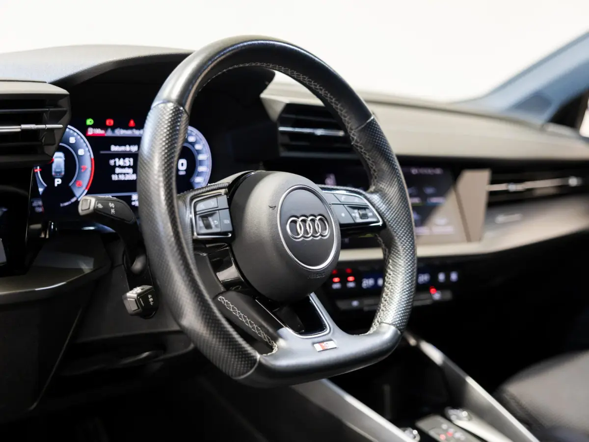 30 TFSI S-Line edition / 110pk / NAP / Afgevlakt stuurwiel /