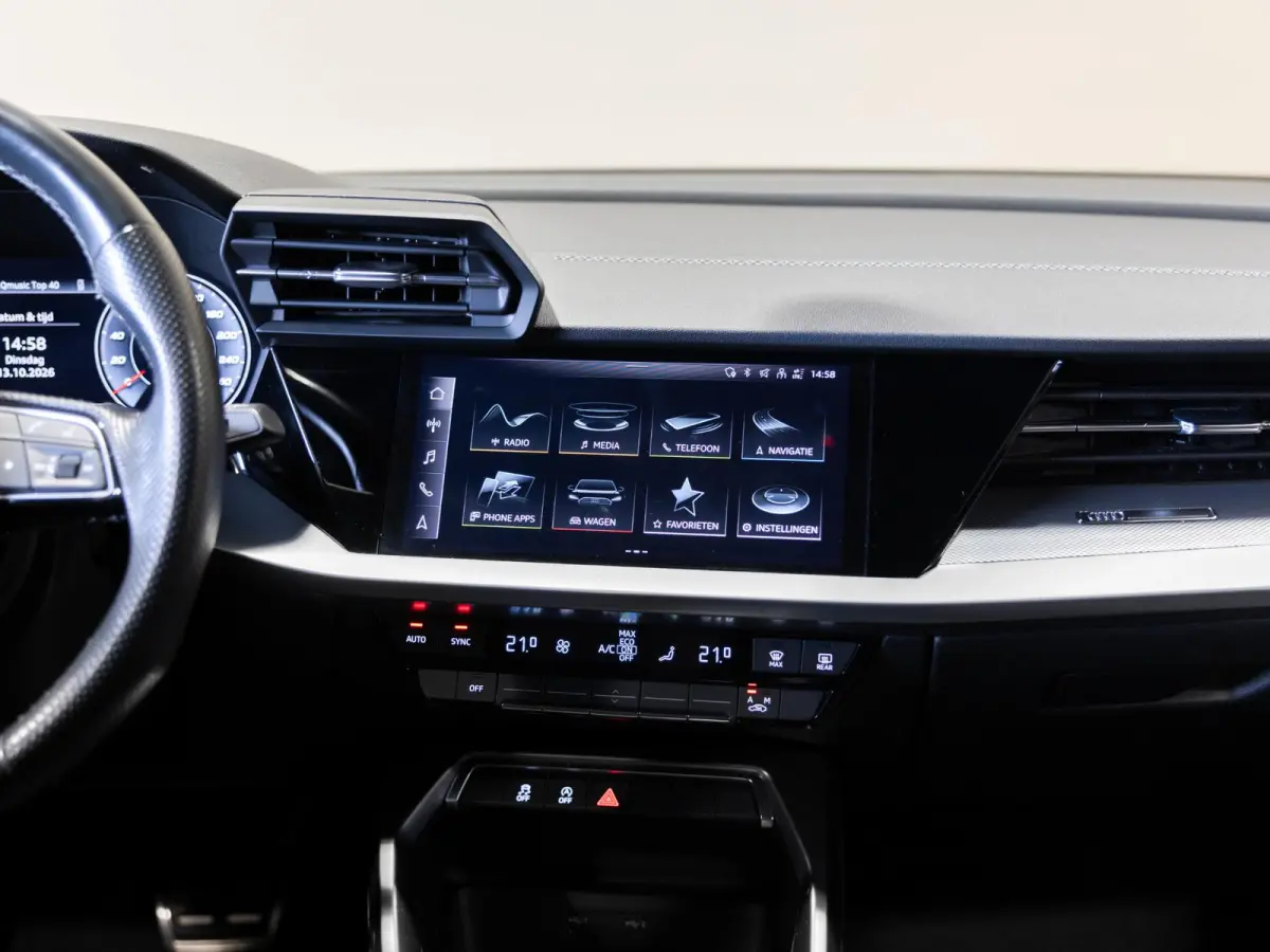 30 TFSI S-Line edition / 110pk / NAP / Afgevlakt stuurwiel /