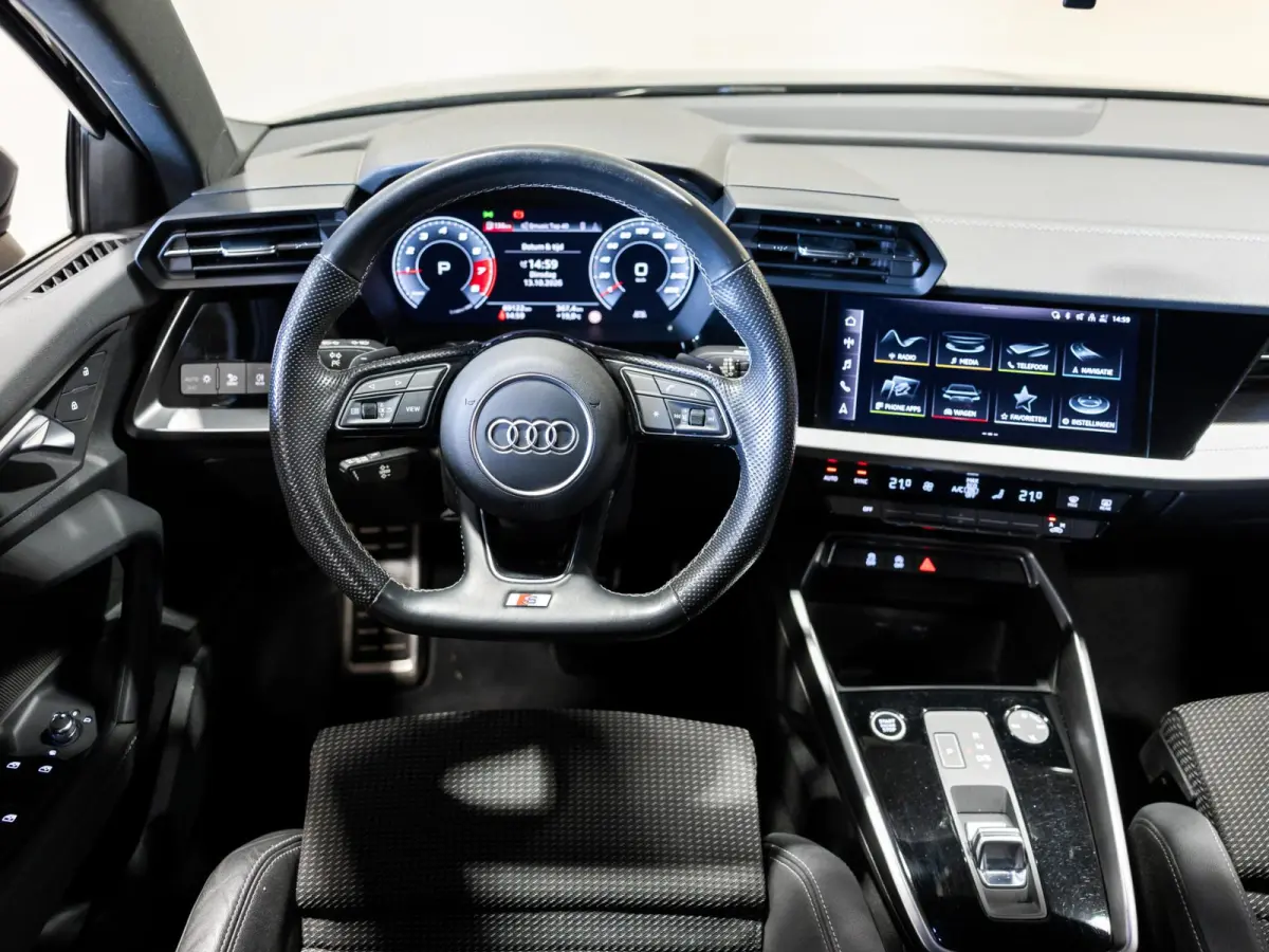 30 TFSI S-Line edition / 110pk / NAP / Afgevlakt stuurwiel /