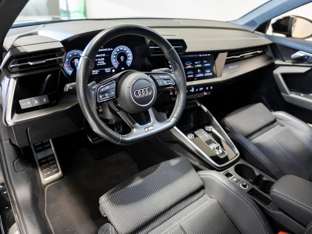 30 TFSI S-Line edition / 110pk / NAP / Afgevlakt stuurwiel /