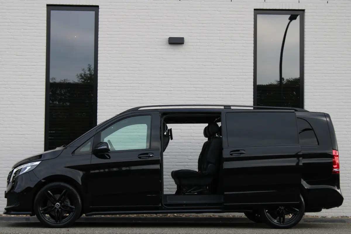 250d Aut / XXL / DC / Avantgarde / 2x Schuifeur / Black Edition / Leer / Nette Staat
