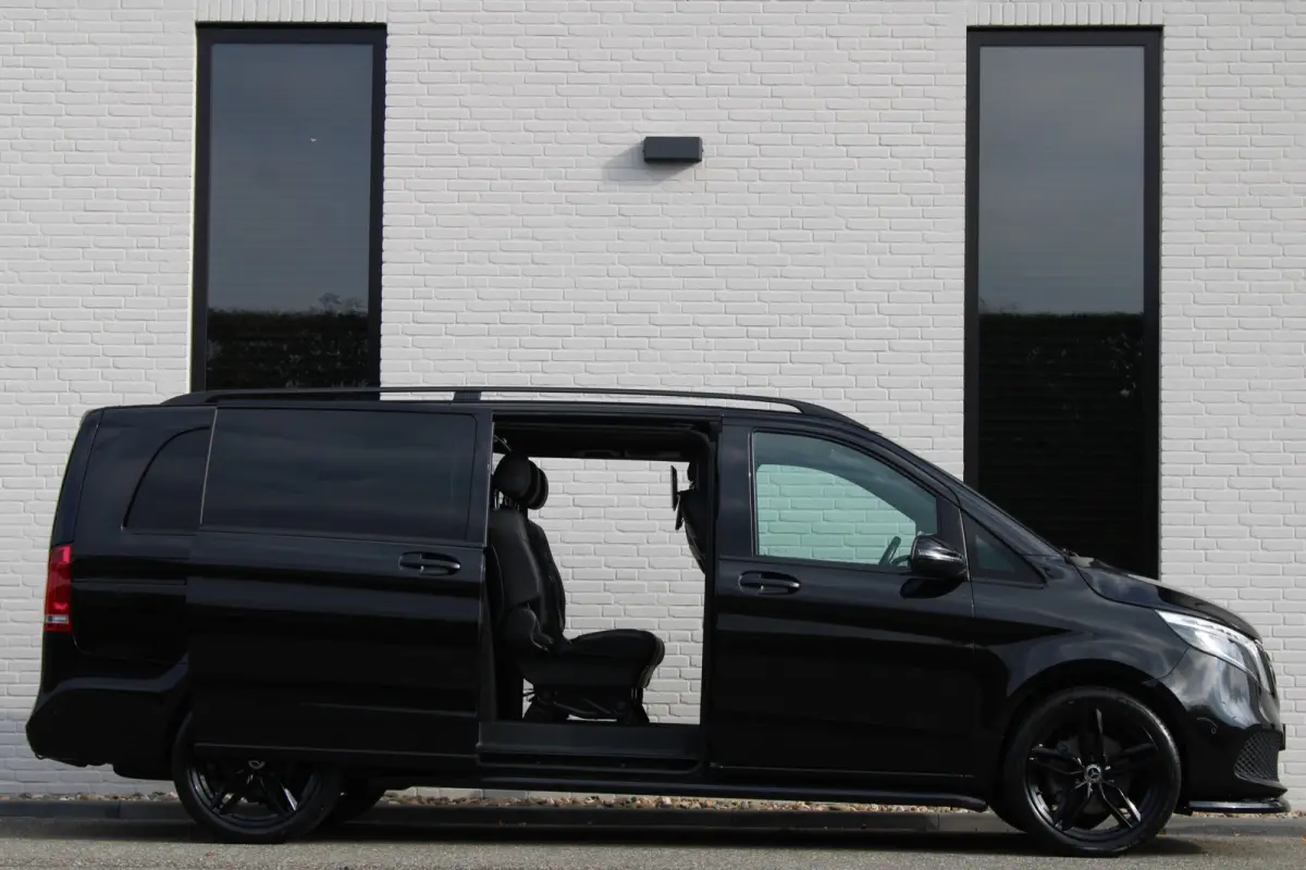 250d Aut / XXL / DC / Avantgarde / 2x Schuifeur / Black Edition / Leer / Nette Staat