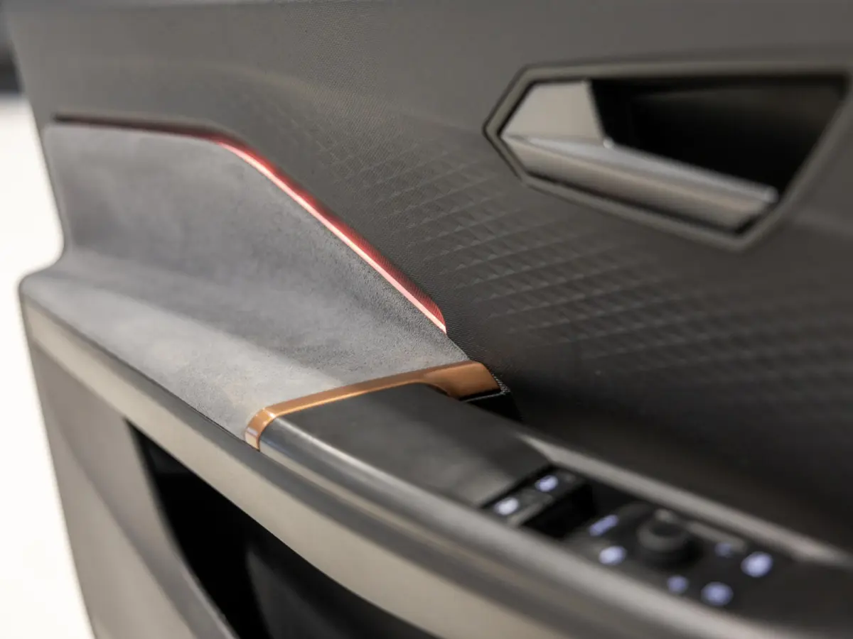 Copper Edition One 62 kWh SOH 91% / 204pk / Panorama dak / Rondomzicht camera / Elektrische stoelverstelling /