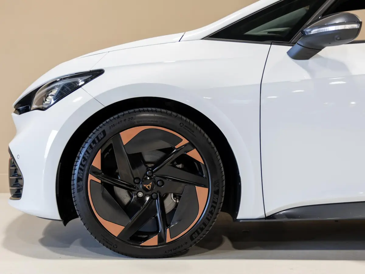 Copper Edition One 62 kWh SOH 91% / 204pk / Panorama dak / Rondomzicht camera / Elektrische stoelverstelling /