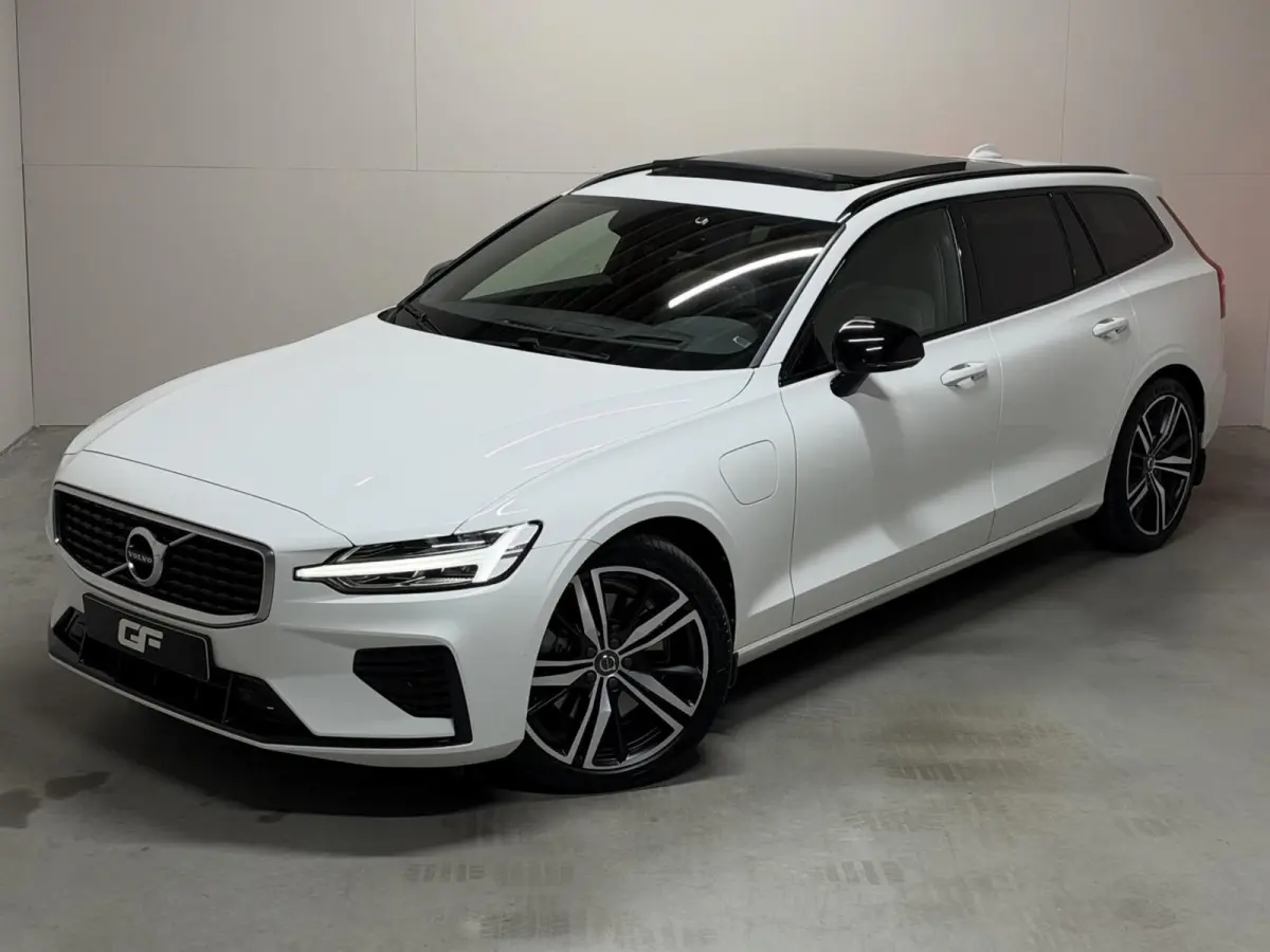 2.0 T8 Twin Engine AWD R-Design Pano H/K 360° HUD Trekh.