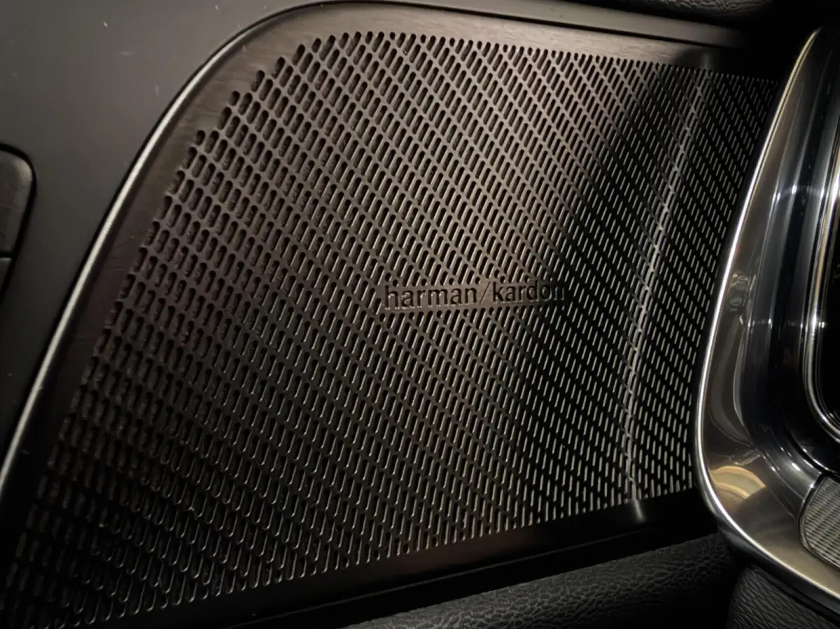 2.0 T8 Twin Engine AWD R-Design Pano H/K 360° HUD Trekh.