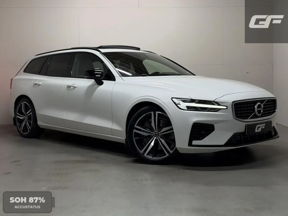 2.0 T8 Twin Engine AWD R-Design Pano H/K 360° HUD Trekh.