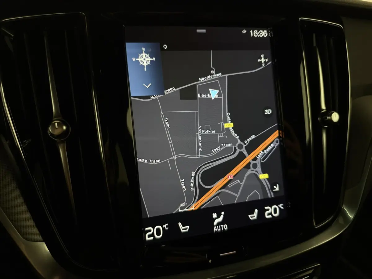 2.0 T8 Twin Engine AWD R-Design Pano H/K 360° HUD Trekh.