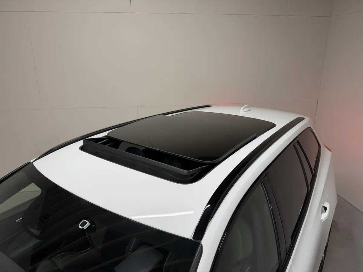 2.0 T8 Twin Engine AWD R-Design Pano H/K 360° HUD Trekh.