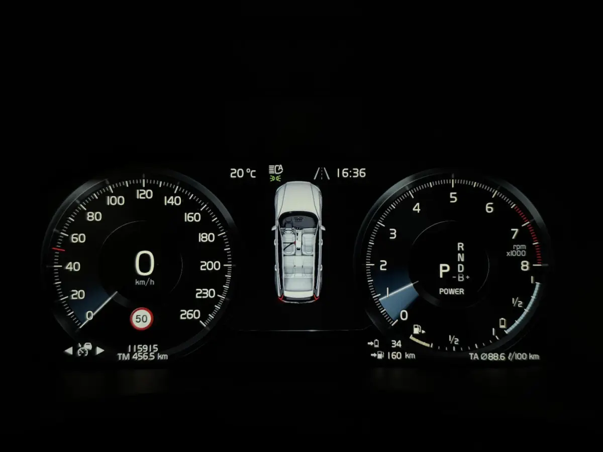 2.0 T8 Twin Engine AWD R-Design Pano H/K 360° HUD Trekh.