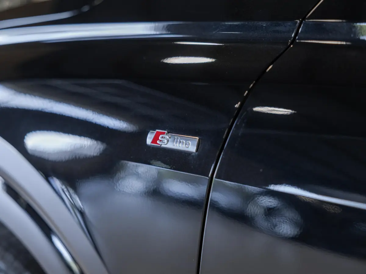 40 S-Line Competition 77 kWh SOH 93% / 204pk / Achteruitrij camera / Ruitjesbekleding / Head-up display /