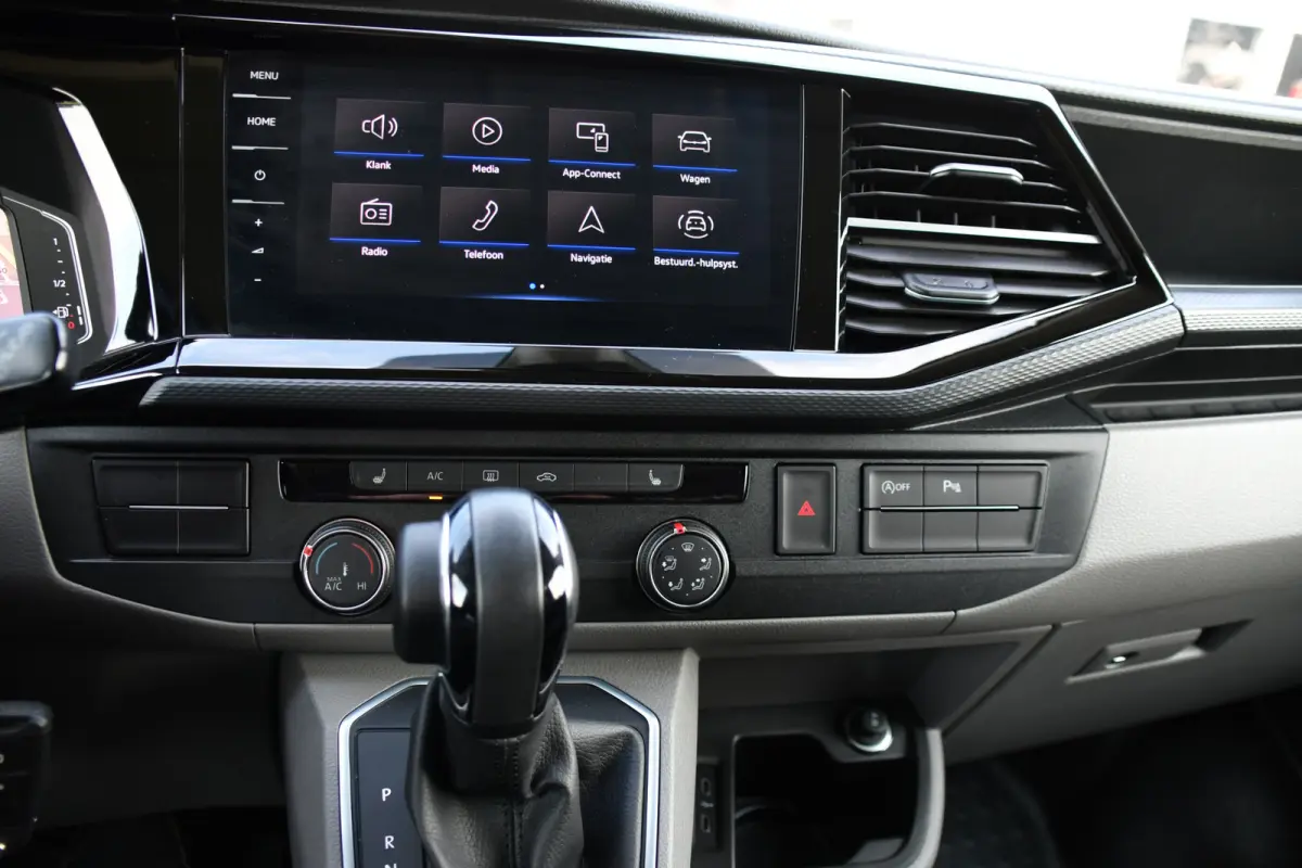 2.0 TDI L2H1 30 DC Bulli Virtual, Adpatieve Cruise, Carplay, LED, Leder, Stoelverwarming, Trekhaak, Automaat, Uniek!