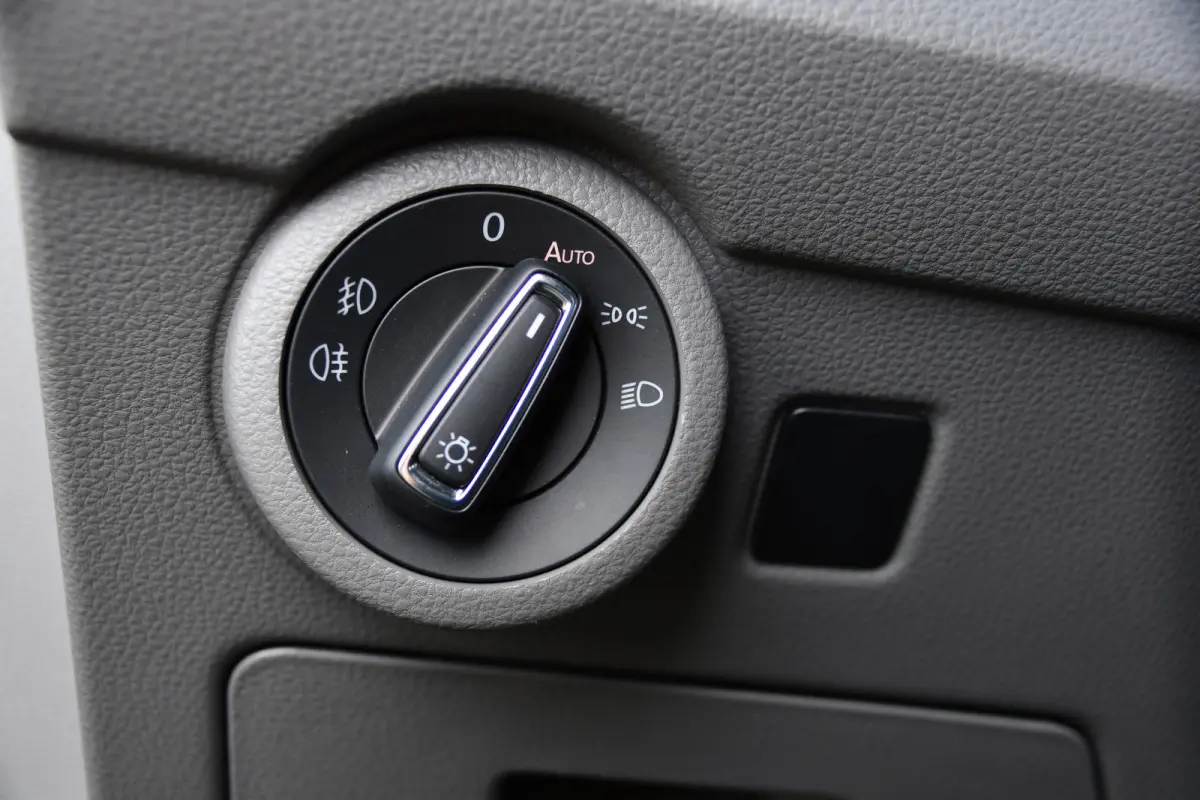 2.0 TDI L2H1 30 DC Bulli Virtual, Adpatieve Cruise, Carplay, LED, Leder, Stoelverwarming, Trekhaak, Automaat, Uniek!