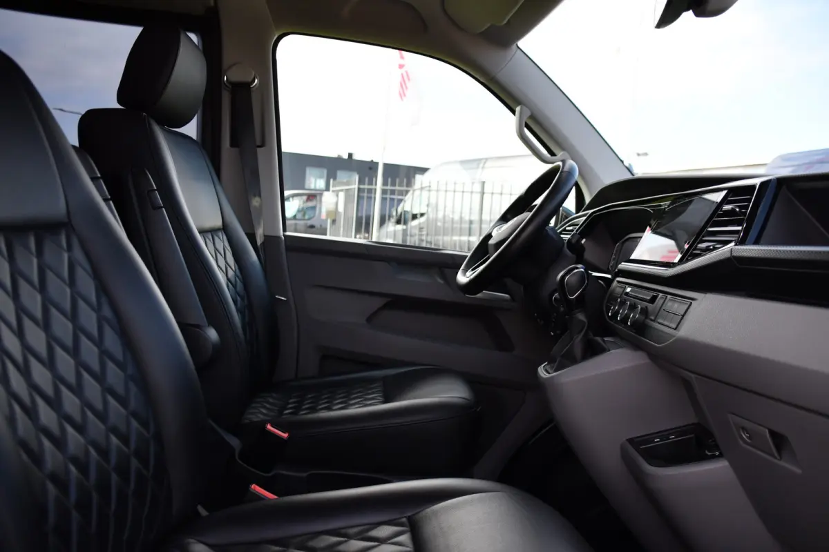 2.0 TDI L2H1 30 DC Bulli Virtual, Adpatieve Cruise, Carplay, LED, Leder, Stoelverwarming, Trekhaak, Automaat, Uniek!
