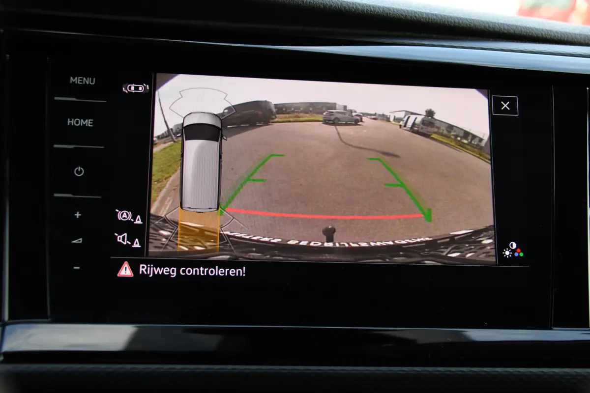 2.0 TDI L2H1 30 DC Bulli Virtual, Adpatieve Cruise, Carplay, LED, Leder, Stoelverwarming, Trekhaak, Automaat, Uniek!