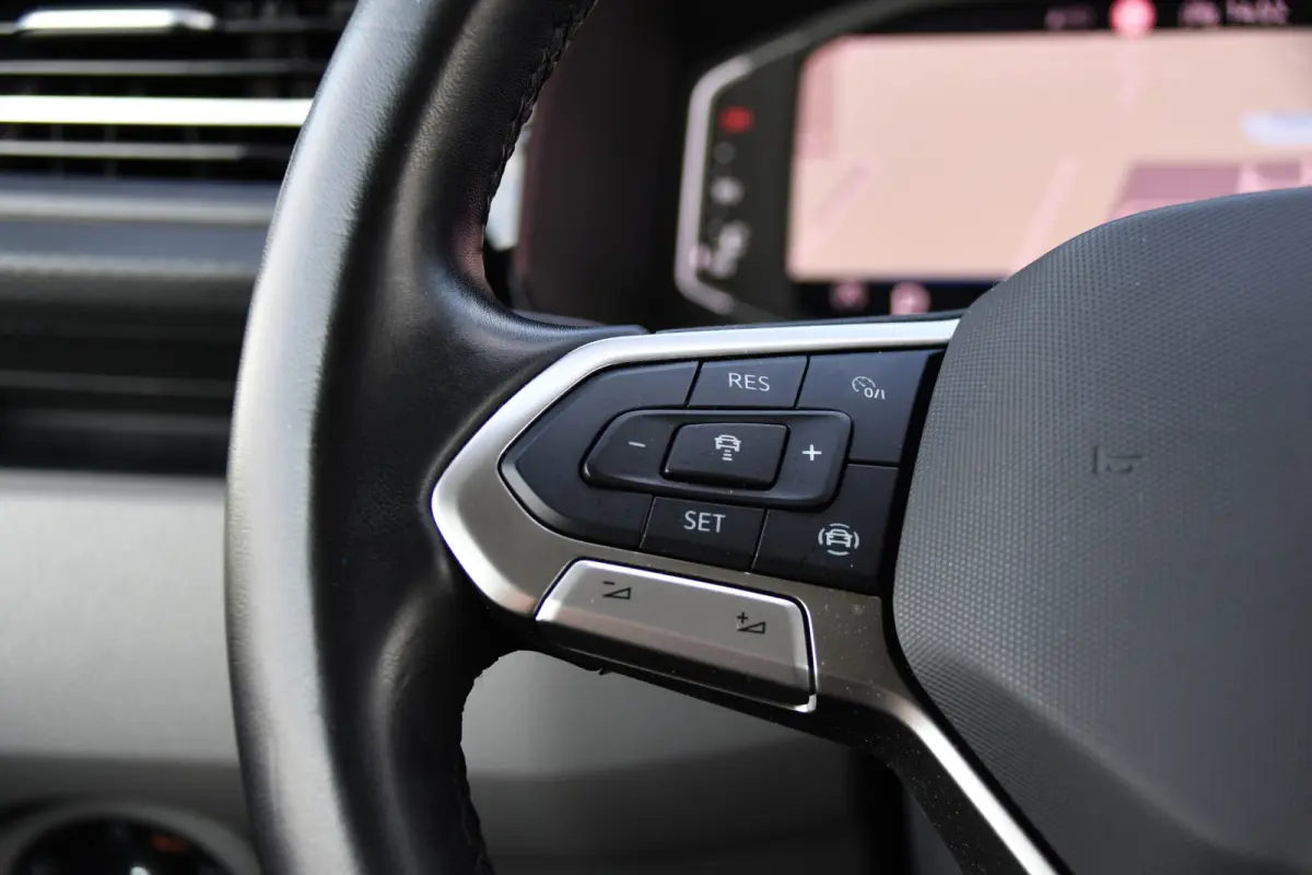 2.0 TDI L2H1 30 DC Bulli Virtual, Adpatieve Cruise, Carplay, LED, Leder, Stoelverwarming, Trekhaak, Automaat, Uniek!