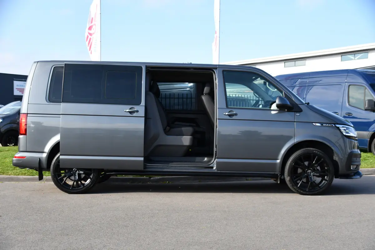 2.0 TDI L2H1 30 DC Bulli Virtual, Adpatieve Cruise, Carplay, LED, Leder, Stoelverwarming, Trekhaak, Automaat, Uniek!