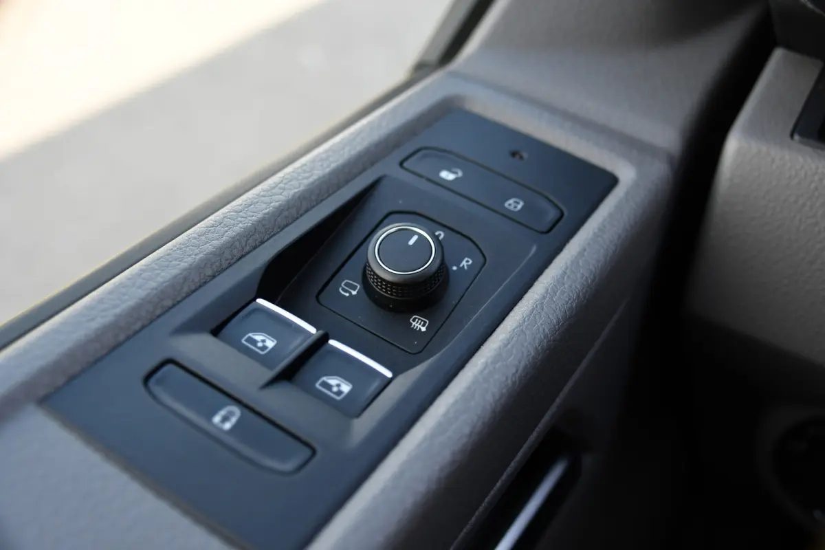 2.0 TDI L2H1 30 DC Bulli Virtual, Adpatieve Cruise, Carplay, LED, Leder, Stoelverwarming, Trekhaak, Automaat, Uniek!