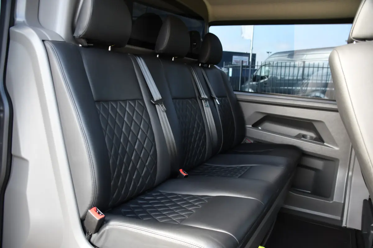 2.0 TDI L2H1 30 DC Bulli Virtual, Adpatieve Cruise, Carplay, LED, Leder, Stoelverwarming, Trekhaak, Automaat, Uniek!