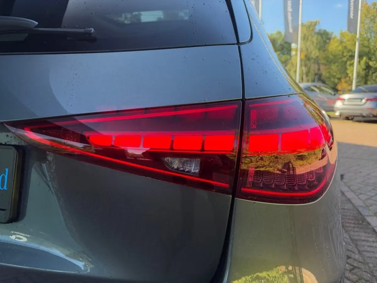 300e T AVANTGARDE ** LED, PANO, TREKH, MEMORY, BURMESTER, WINTER, 18-inch LMV ** Ex MB-AG - UNFALLFREI ** ** INFORMEER OOK NAAR ONZE AANTREKKELIJKE FINANCIAL-LEASE TARIEVEN **