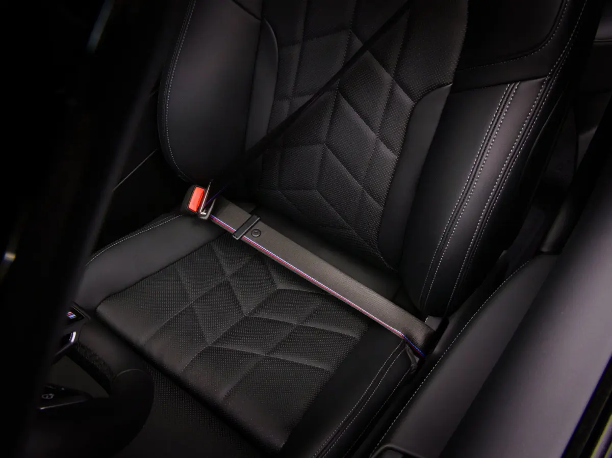 550e xDrive M-Sport (MAXTON, 4-WIELBESTURING, PANO, HARMAN/KARDON, STOELVENTILATIE, HEAD-UP, SFEERVERLICHTING)