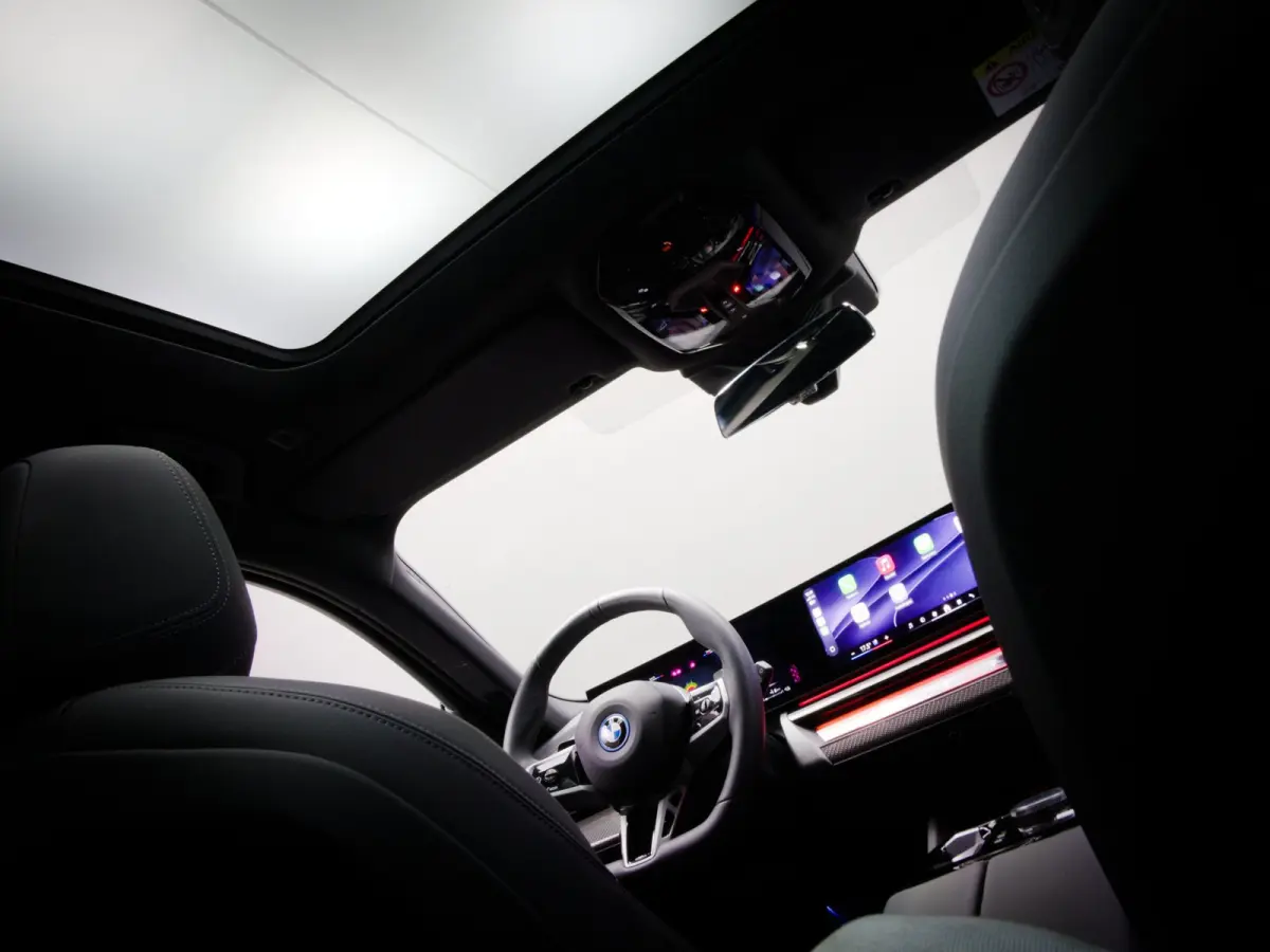 550e xDrive M-Sport (MAXTON, 4-WIELBESTURING, PANO, HARMAN/KARDON, STOELVENTILATIE, HEAD-UP, SFEERVERLICHTING)