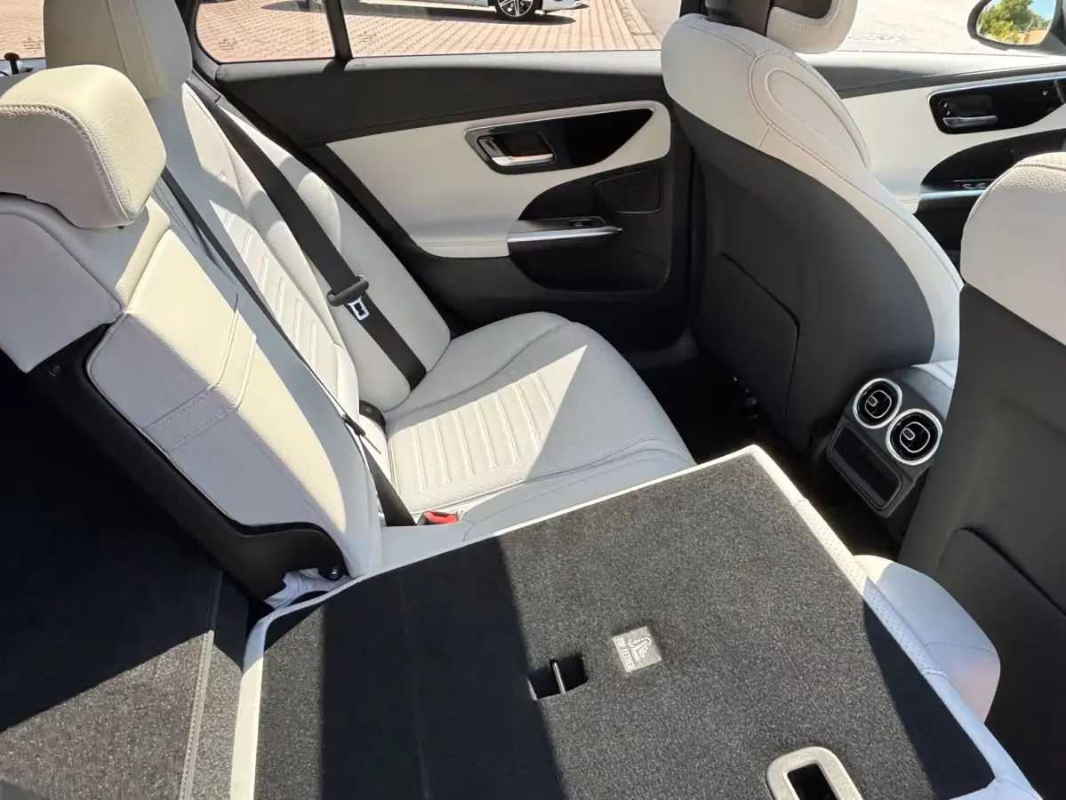 300e AMG ** HIGH LED, NAVI+, PANO, MEMORY, WINTER, NIGHT, ** UNFALLFREI - Ex. MB-AG ** ** INFORMEER OOK NAAR ONZE AANTREKKELIJKE FINANCIAL-LEASE TARIEVEN **